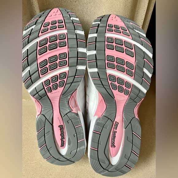 New Balance Running Shoe - Picture 4 of 4